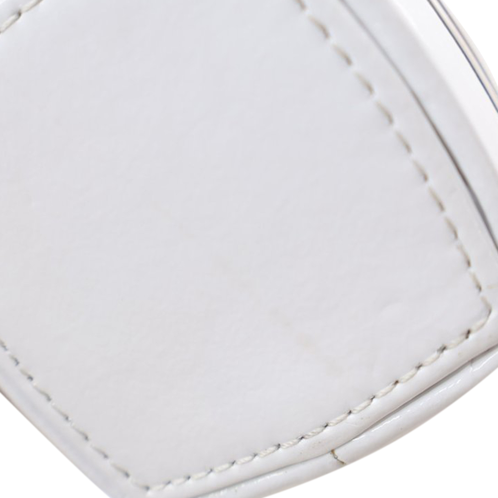 Pre-Loved Chanel Patent Goatskin Make-Up Box Clutch With Chain - Picture 11 of 12